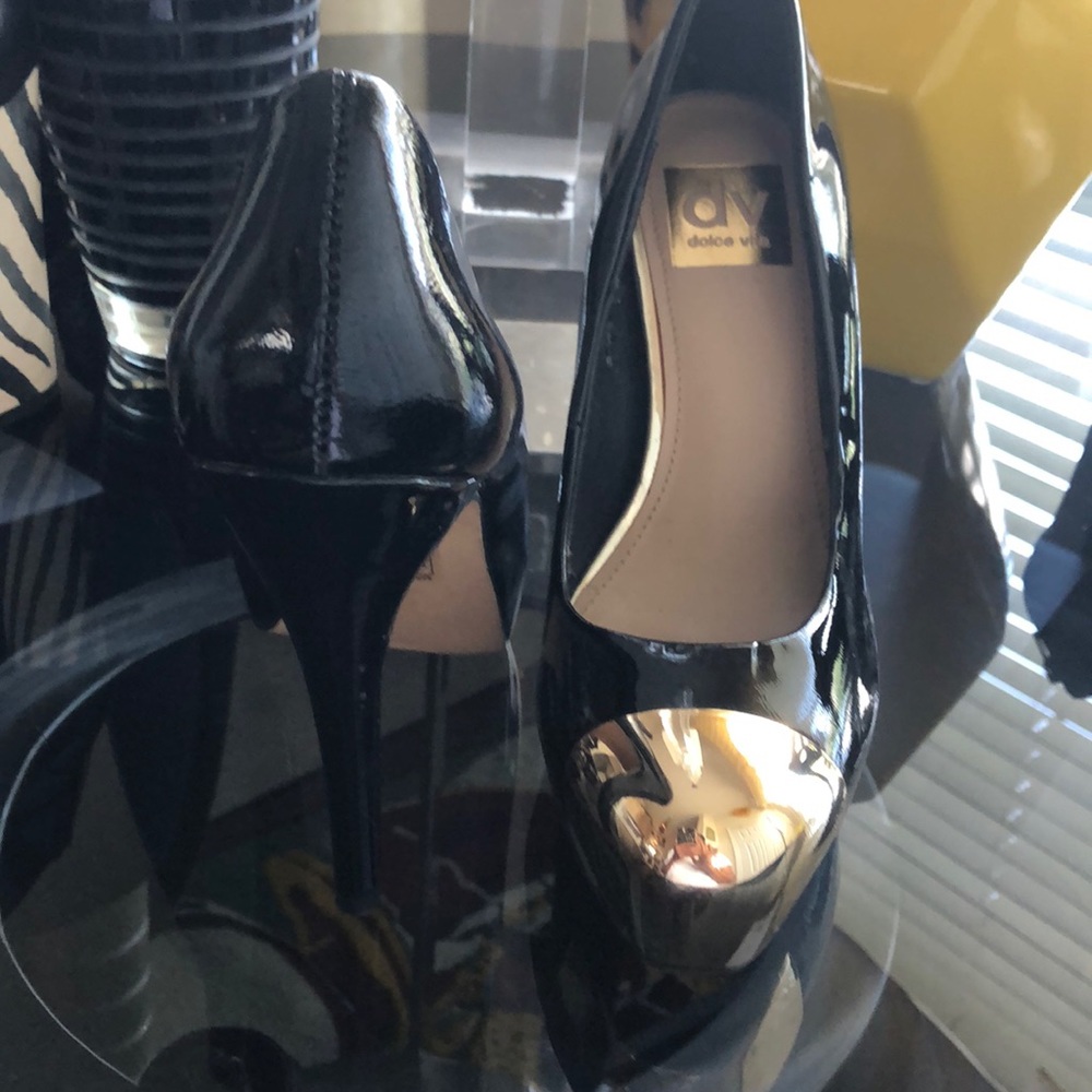 Shoes - Picture 3 of 4